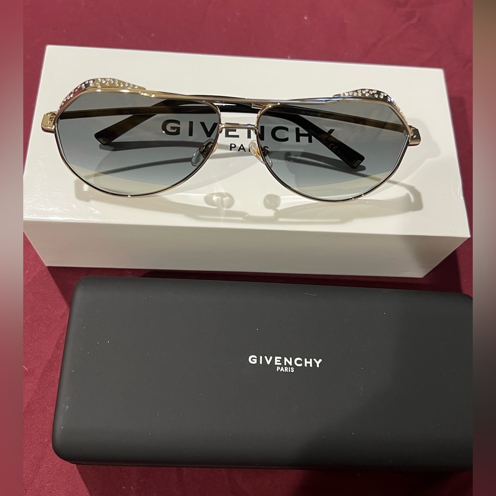 AUTHENTIC GIVENCHY SUNGLASSES with diamond details